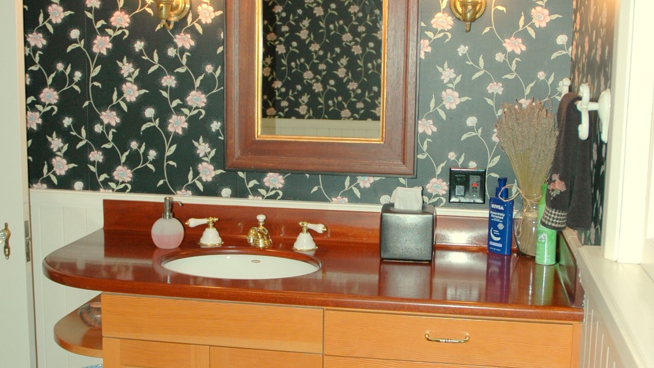 Photo of Bathroom in Allied Arts