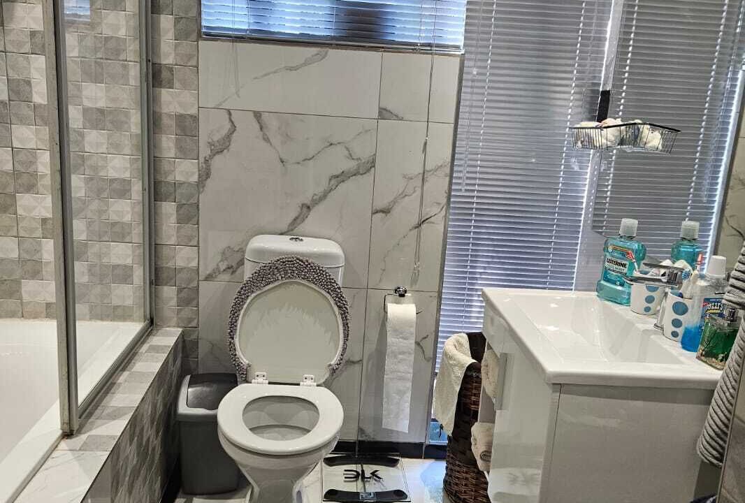 Photo of Bathroom in Greater Johannesburg Metropolitan Area