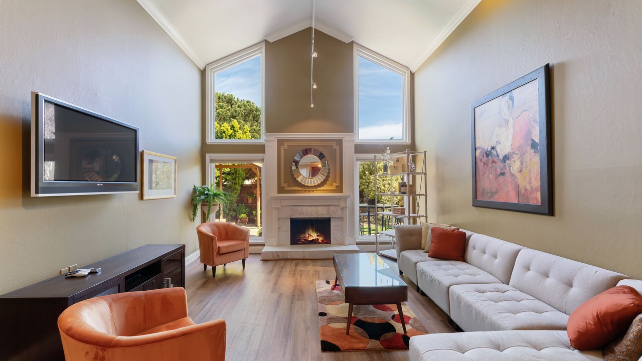 Photo of Livingroom in Redwood Shores