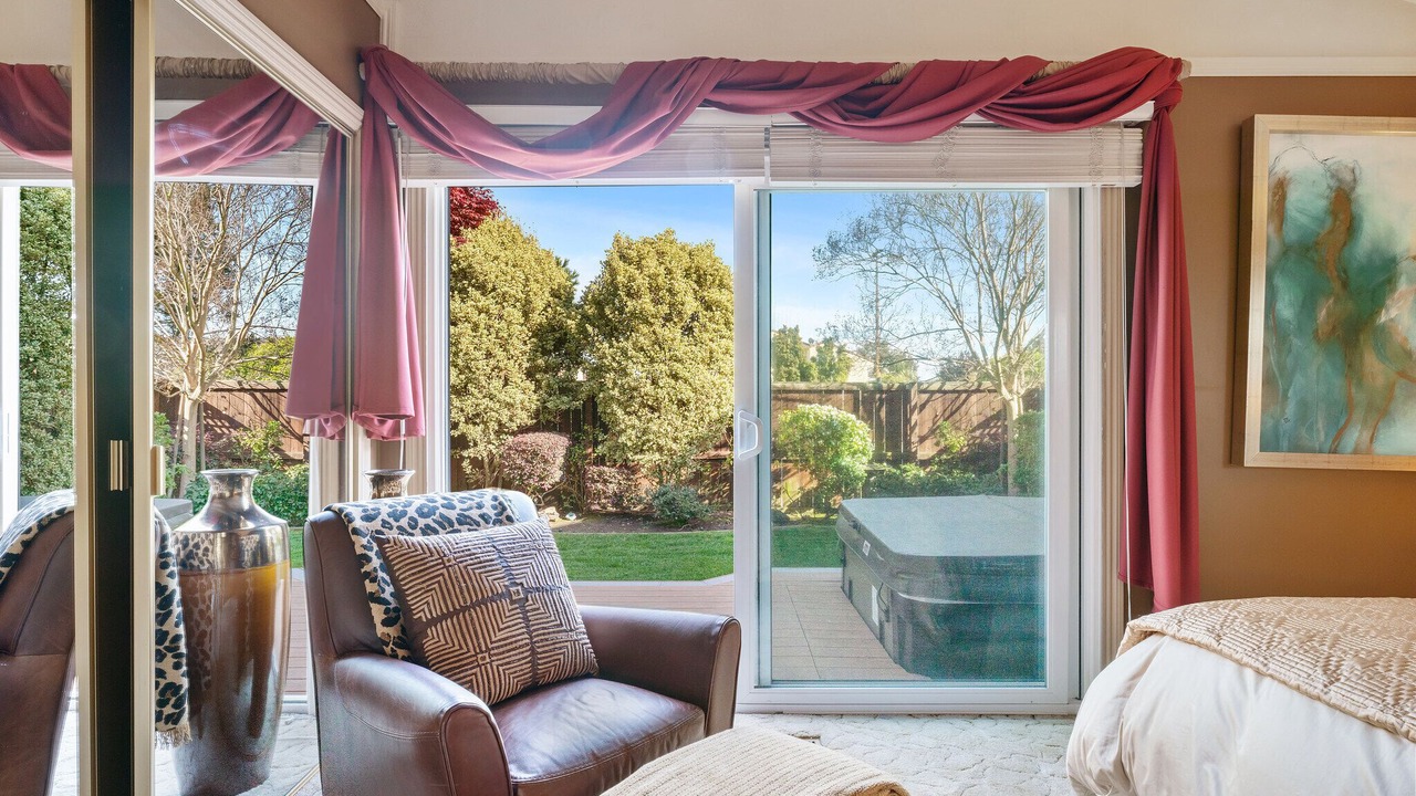 Photo of Bedroom in Redwood Shores