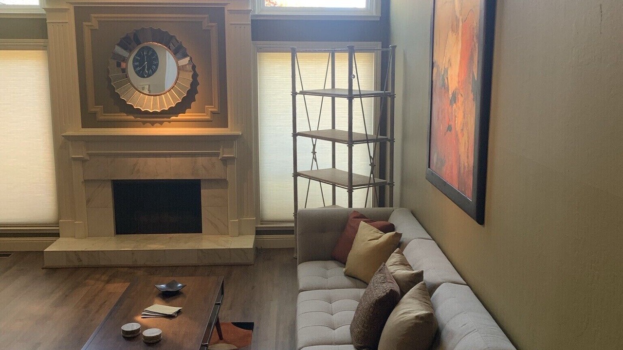 Photo of Livingroom in Redwood Shores
