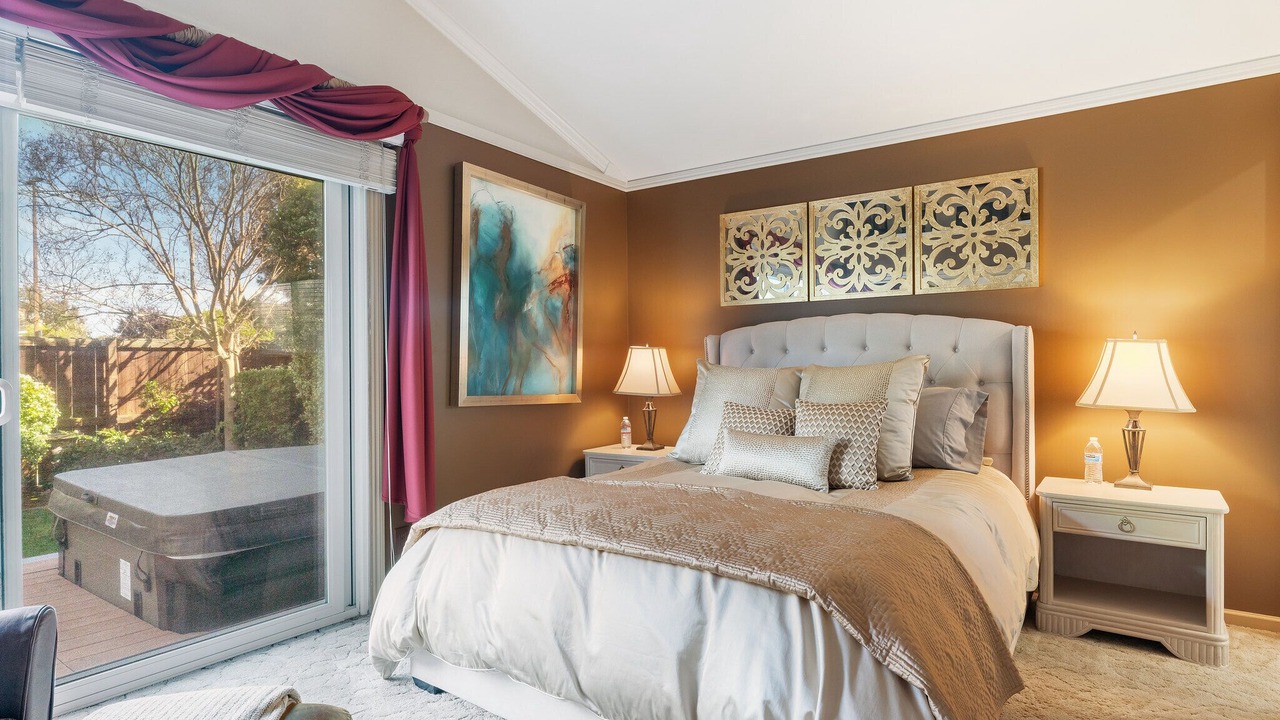Photo of Bedroom in Redwood Shores
