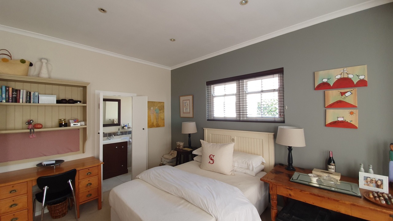 Photo of Bedroom in Rondebosch