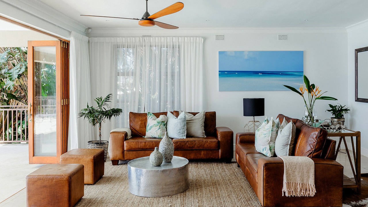 Photo of Livingroom in Sheffield Beach