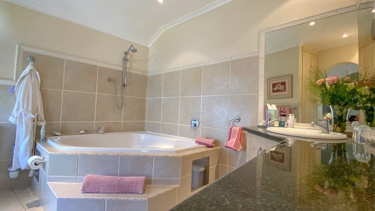 Photo of Bathroom in George