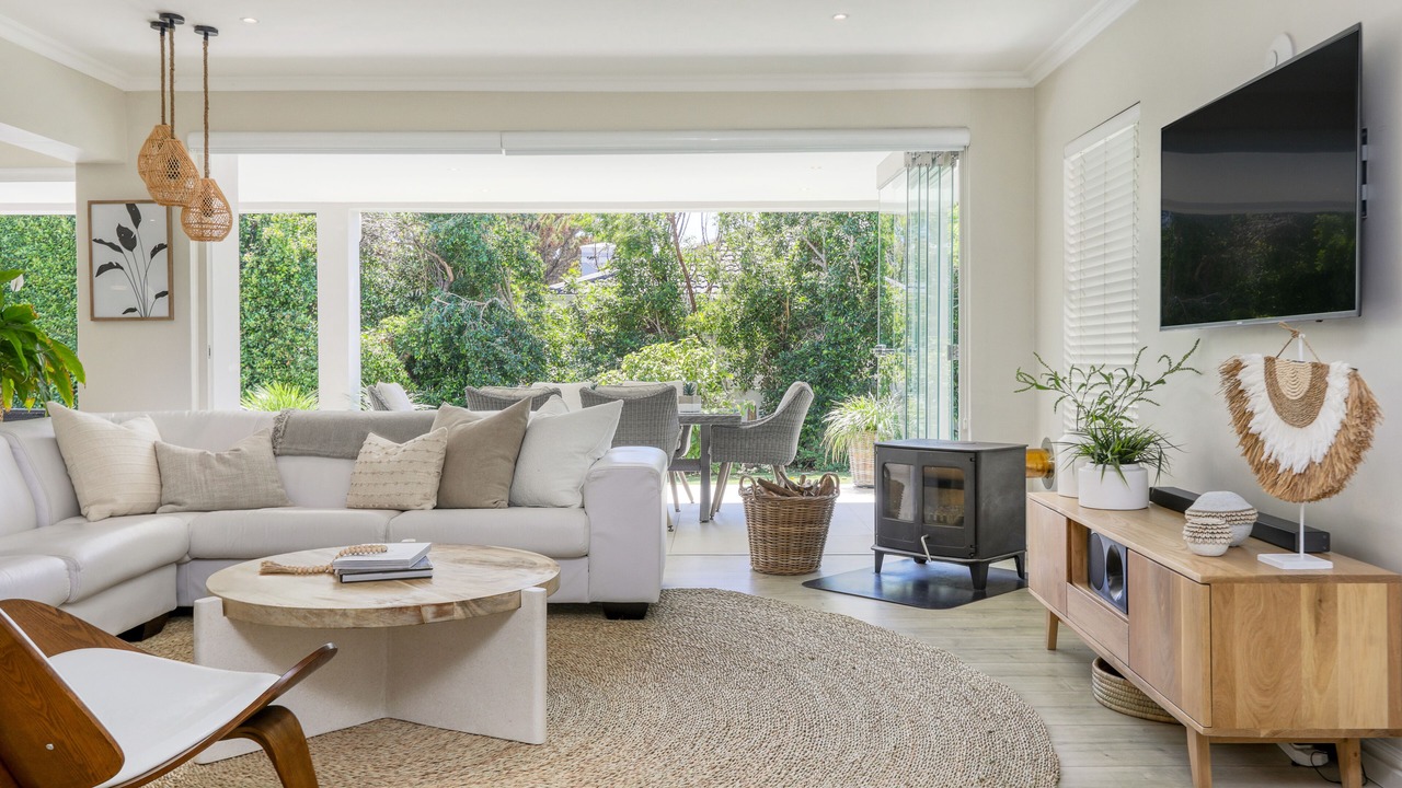 Photo of Livingroom in Westlake