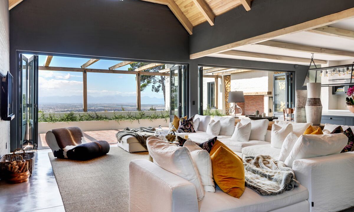 Photo of Livingroom in Steenberg Estate