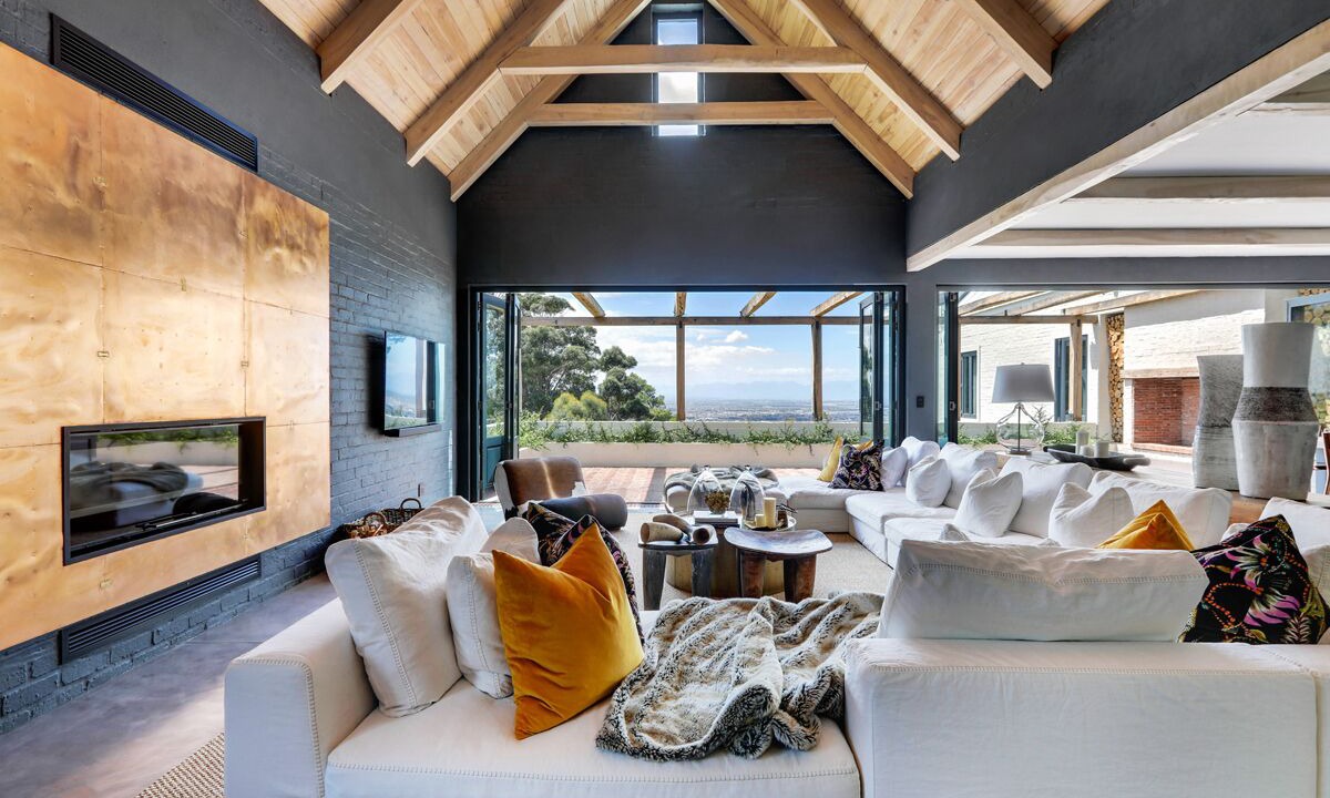 Photo of Livingroom in Steenberg Estate