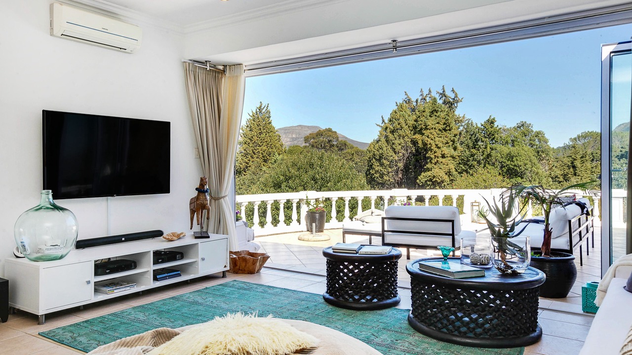 Photo of Livingroom in Newlands