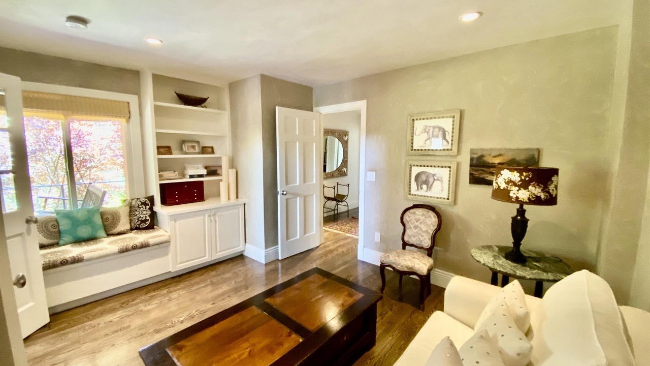 Photo of Livingroom in St. Helena