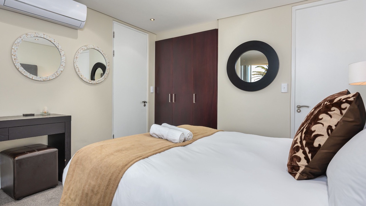 Photo of Bedroom in Lagoon Beach