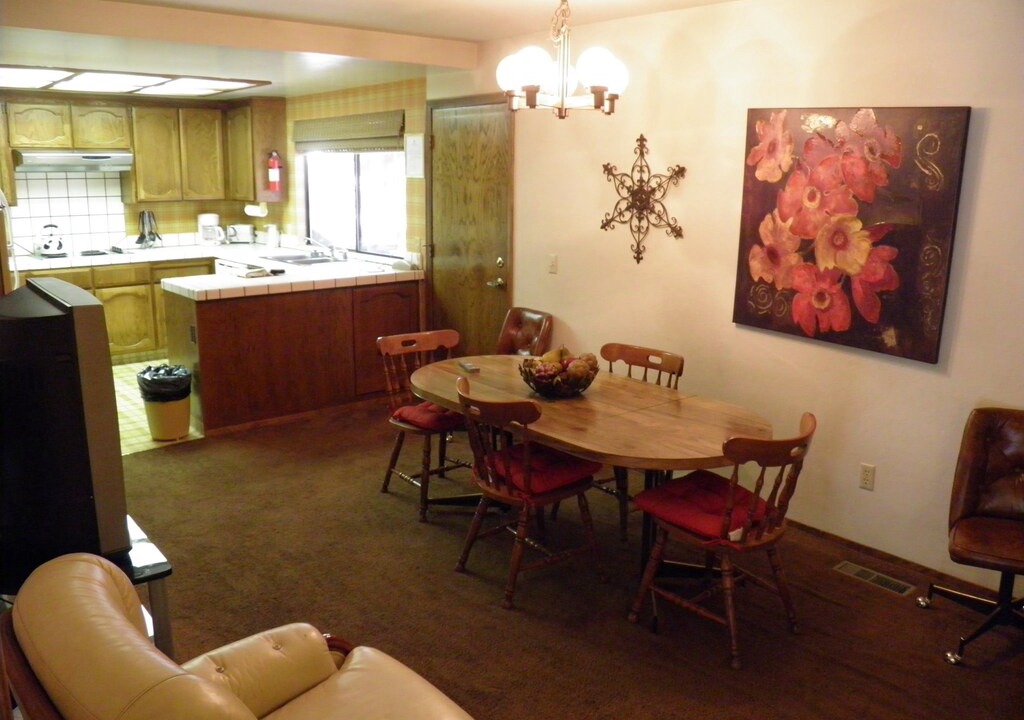 Photo of Livingroom in Black Bart