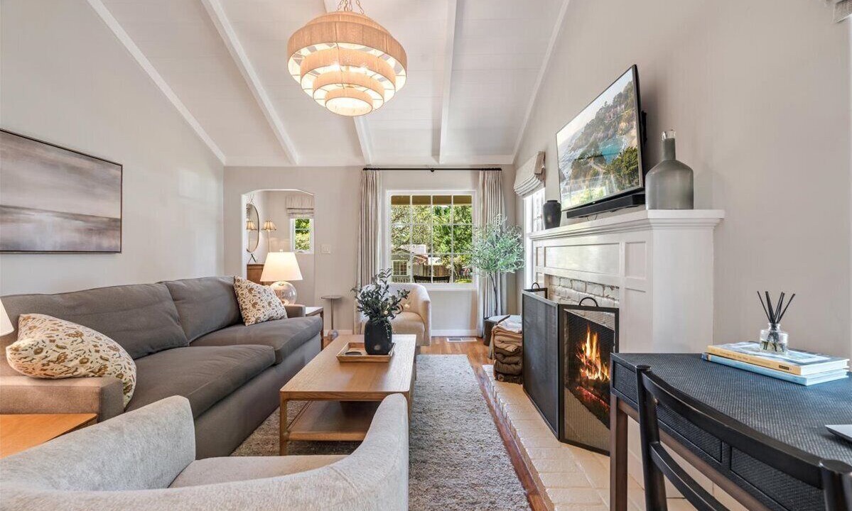 Photo of Livingroom in Northeast Carmel