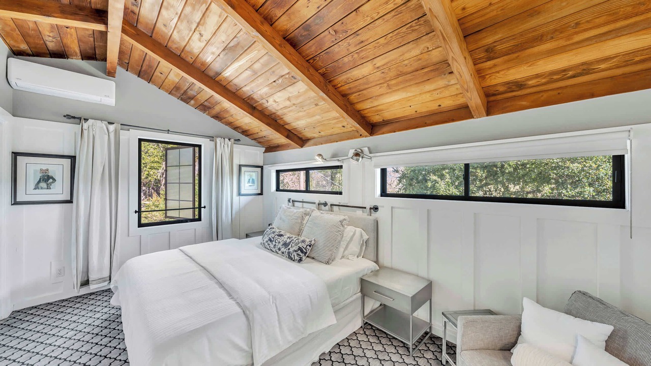 Photo of Bedroom in Glen Ellen