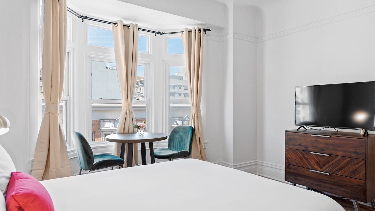 Photo of Bedroom in Lower Nob Hill