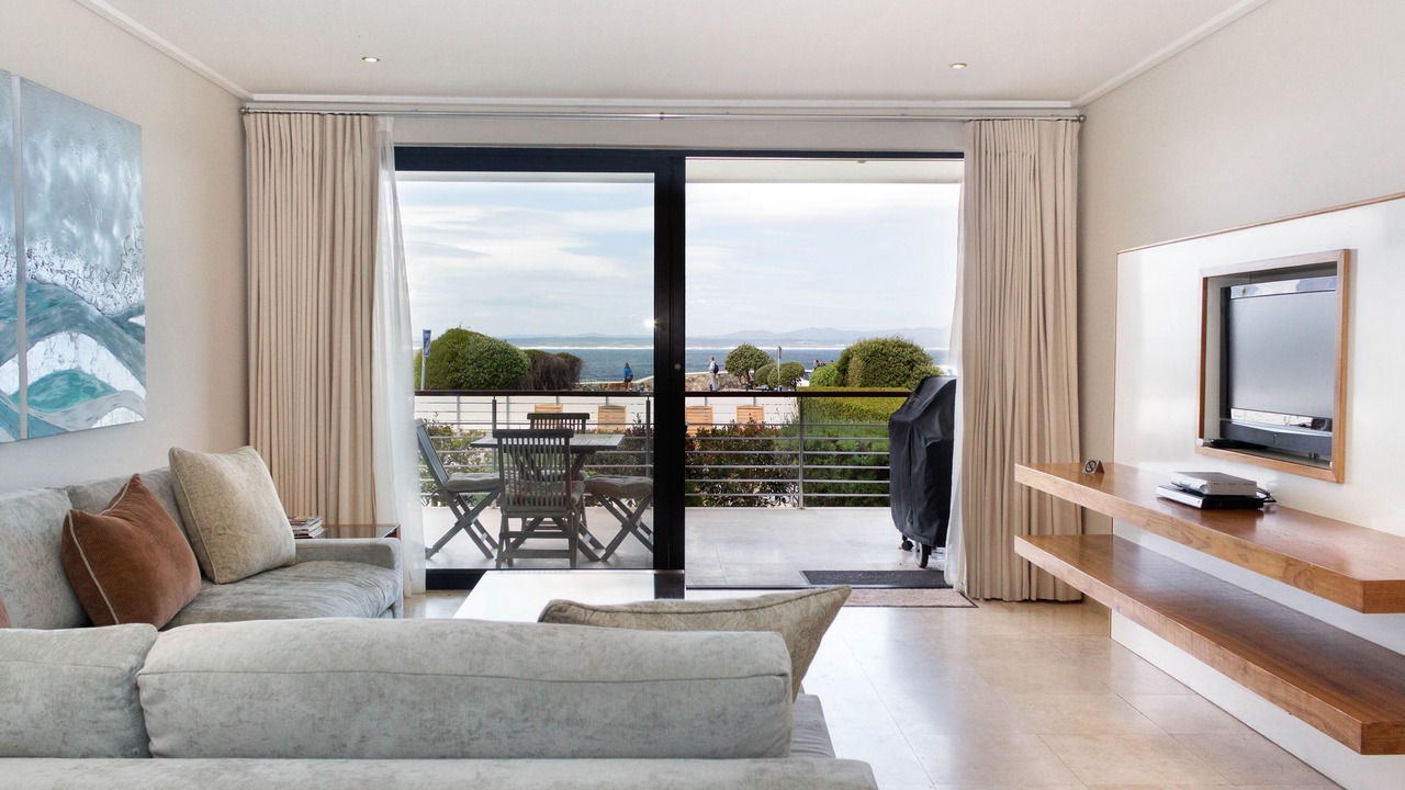 Photo of Livingroom in Hermanus City-Centre