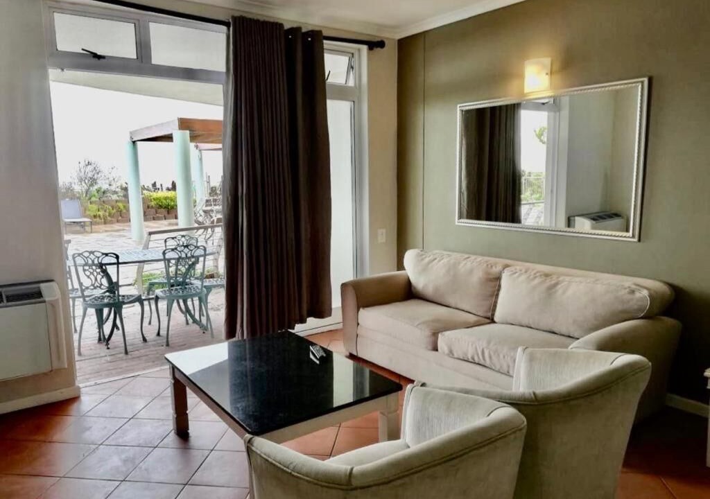 Photo of Livingroom in Lagoon Beach