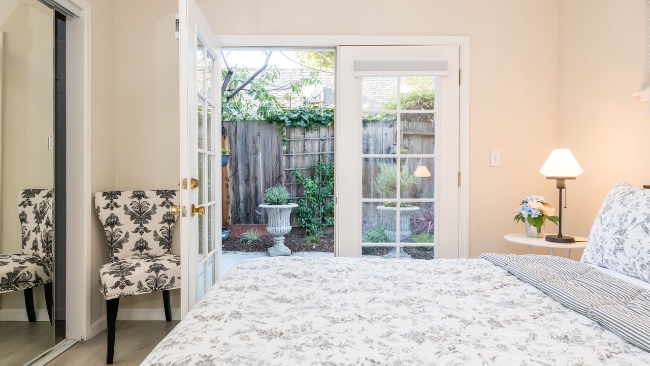 Photo of Bedroom in Downtown North