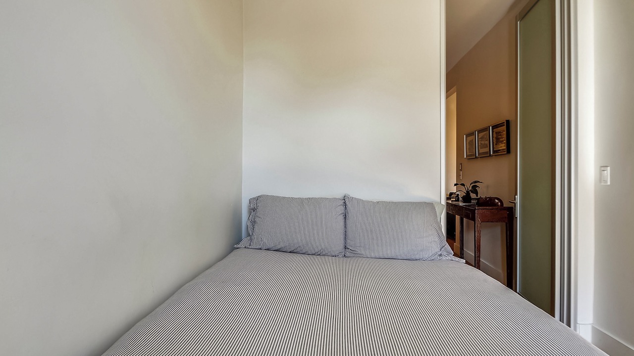 Photo of Bedroom in Downtown San Francisco