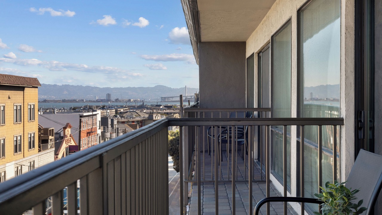 Photo of Patio Balcony in Fisherman's Wharf