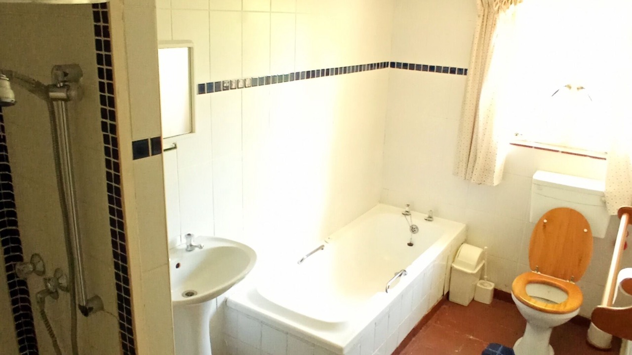 Photo of Bathroom in Lidgetton West