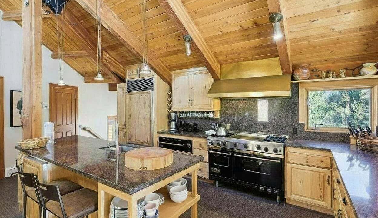 Photo of Kitchen in Alpine Meadows