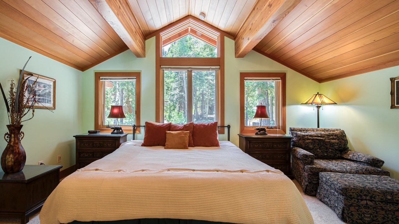 Photo of Bedroom in Alpine Meadows