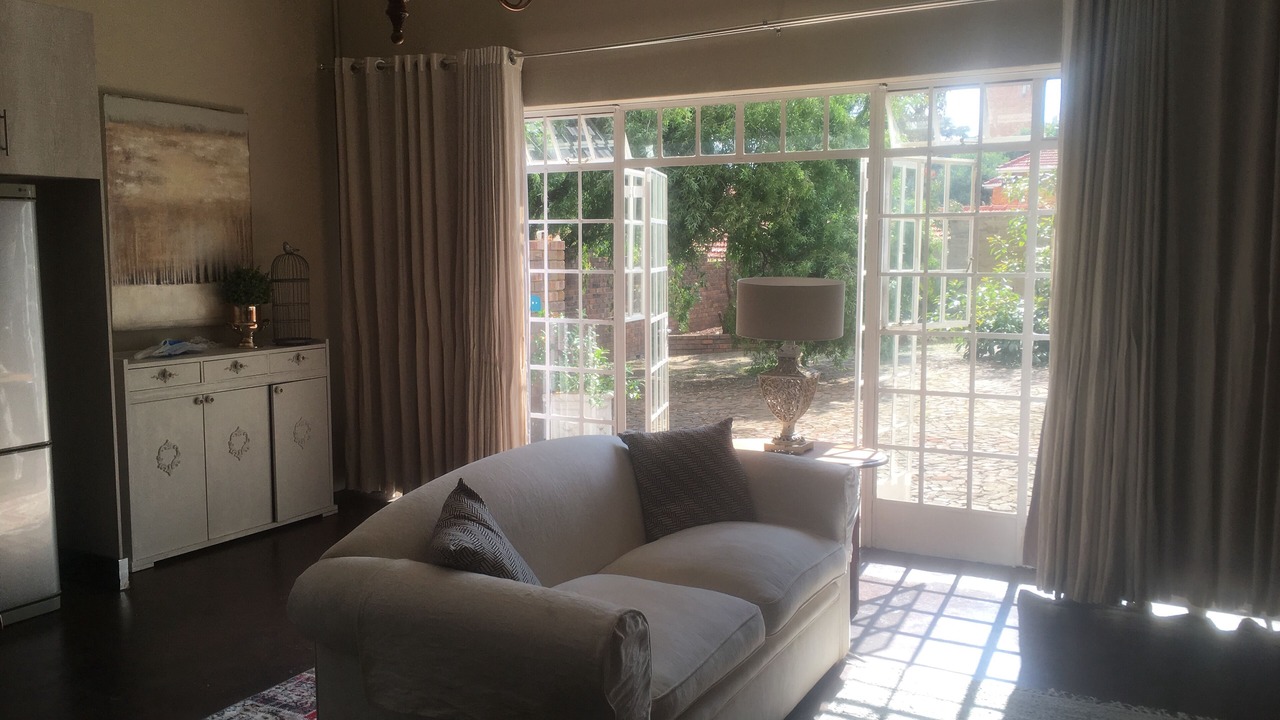 Photo of Livingroom in Greater Johannesburg Metropolitan Area