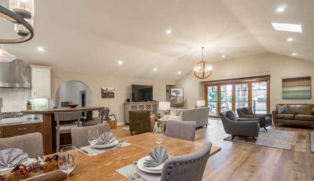 Photo of Livingroom in Del Monte Forest