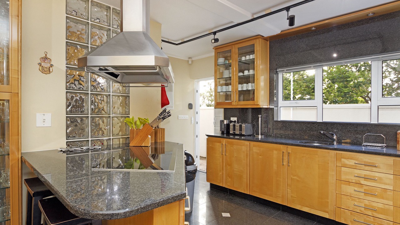 Photo of Kitchen in Bantry Bay