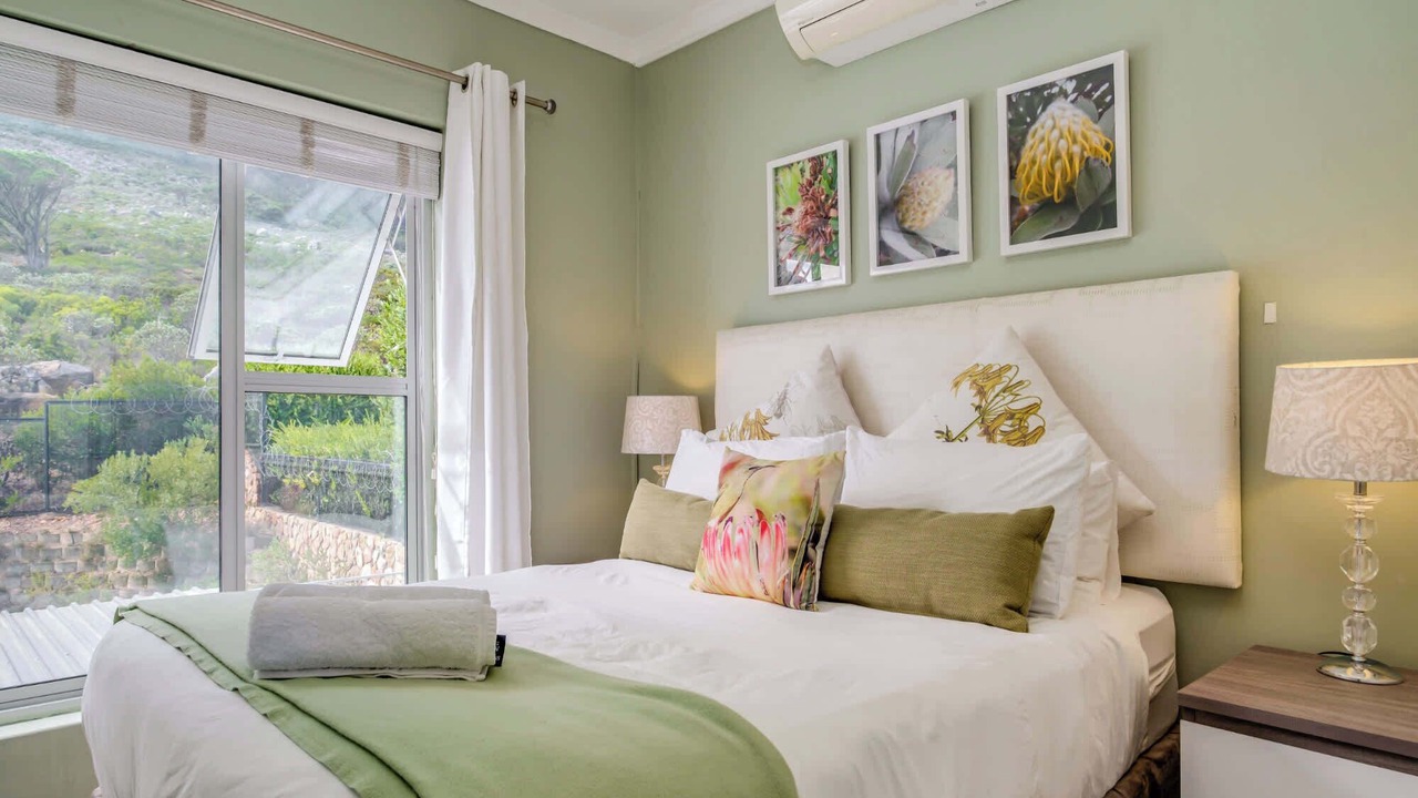 Photo of Bedroom in Camps Bay