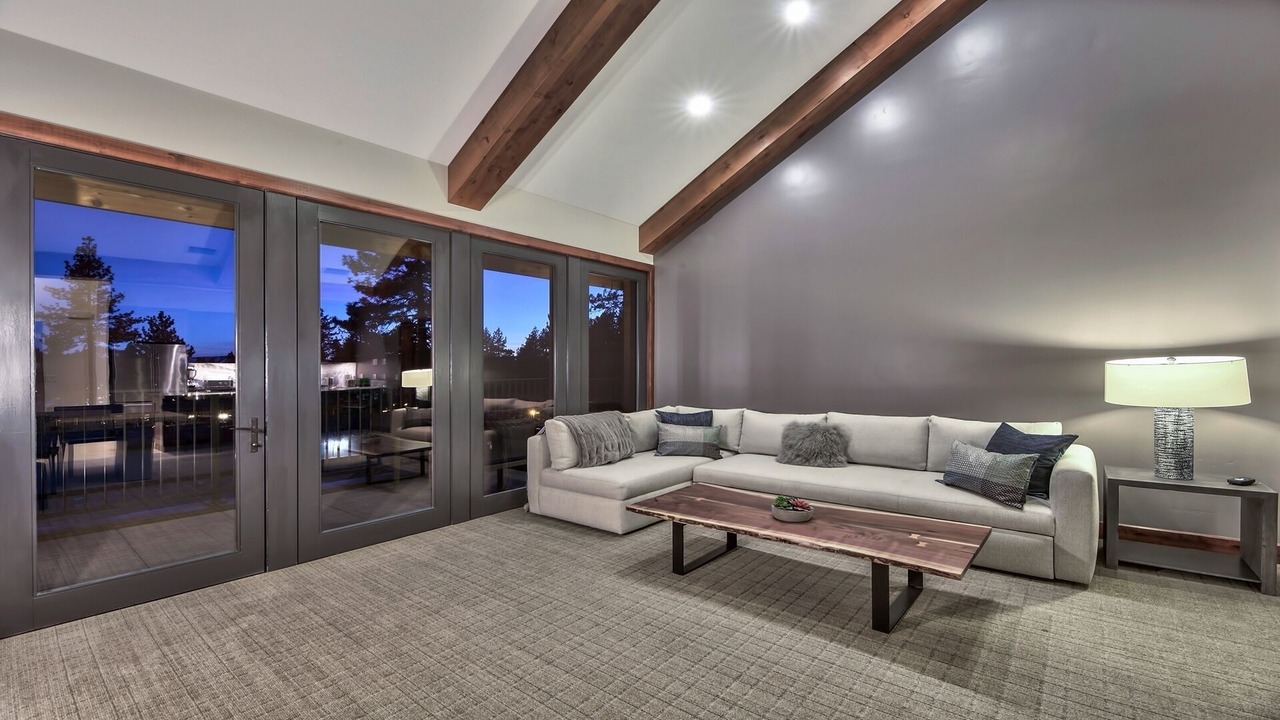 Photo of Livingroom in Lakeside Park