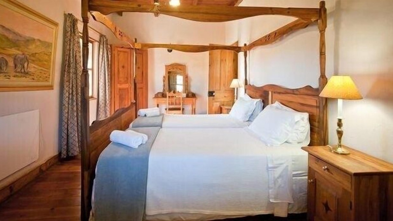 Photo of Bedroom in Oudtshoorn