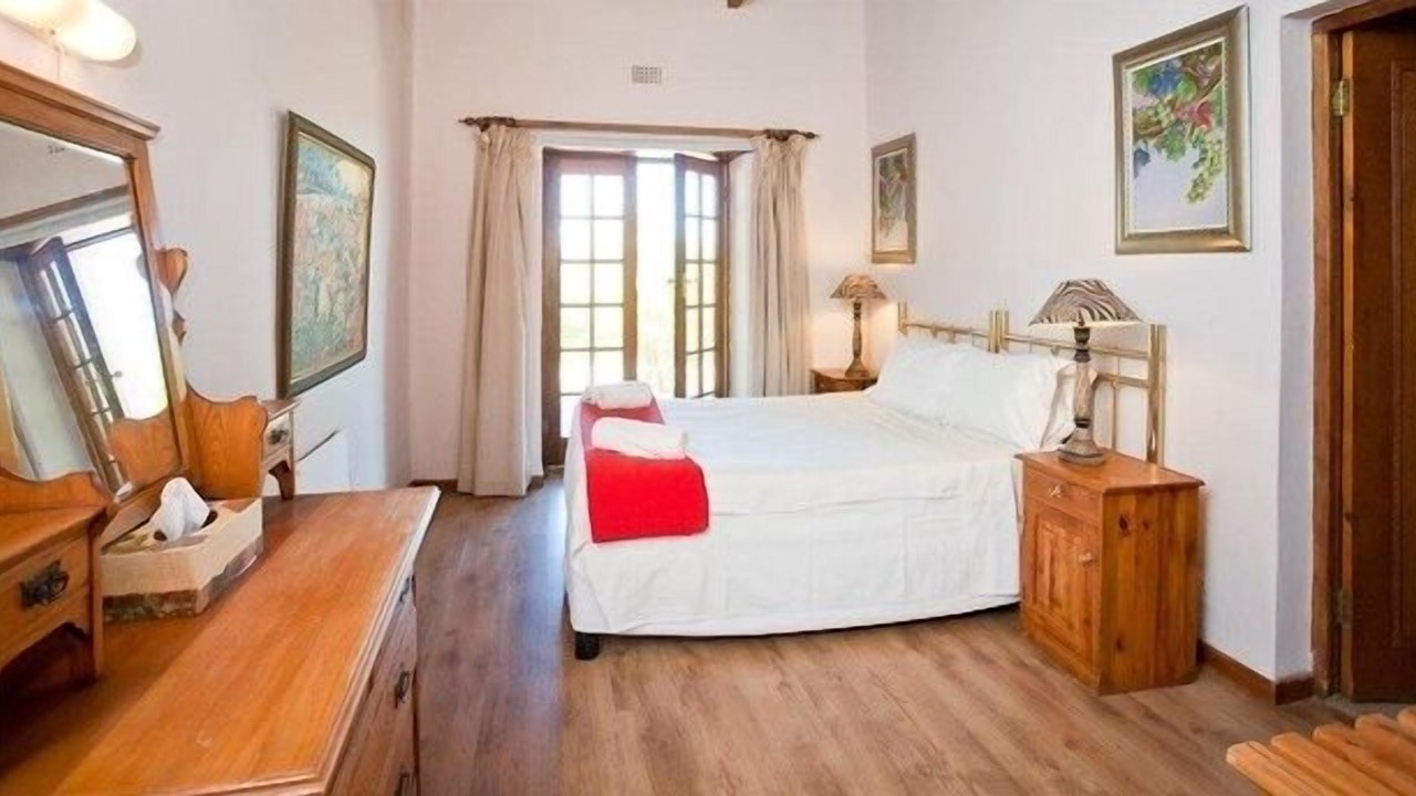Photo of Bedroom in Oudtshoorn