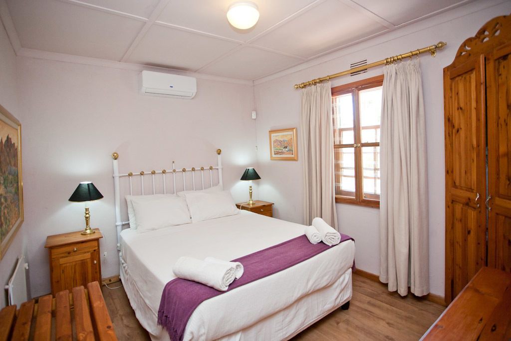 Photo of Bedroom in Oudtshoorn