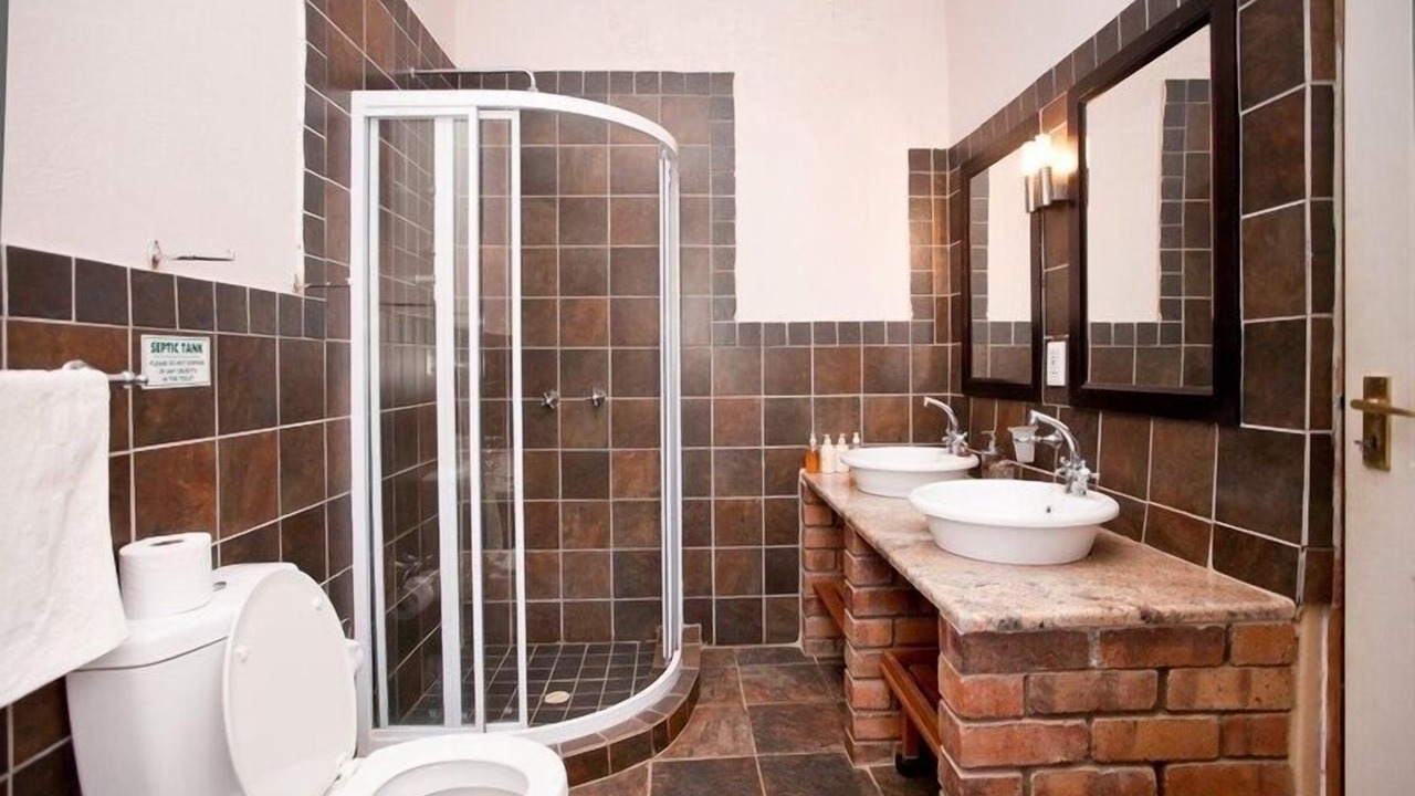 Photo of Bathroom in Oudtshoorn