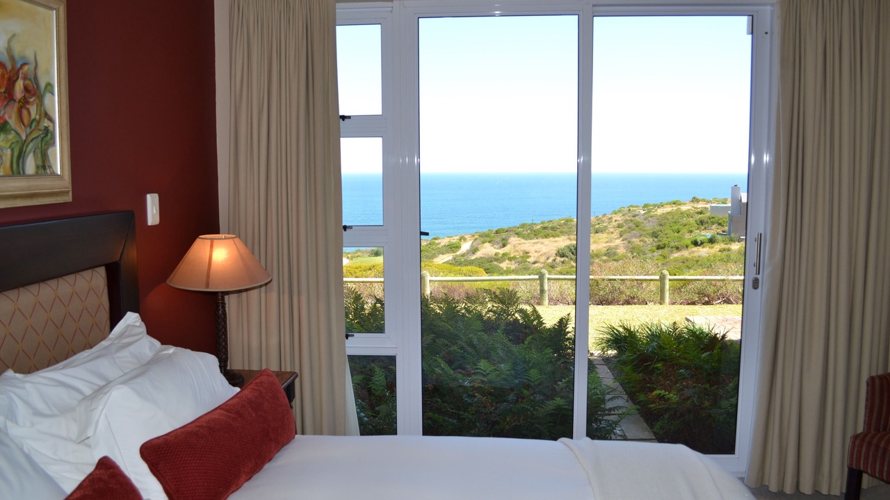 Photo of Bedroom in Pinnacle Point