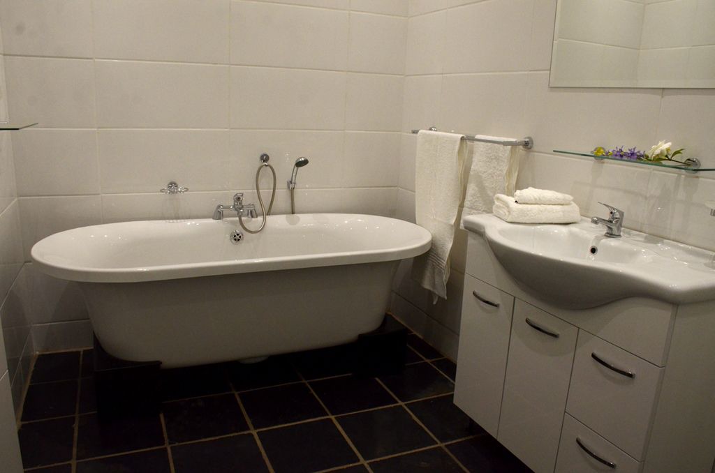Photo of Bathroom in Baileys Muckleneuk