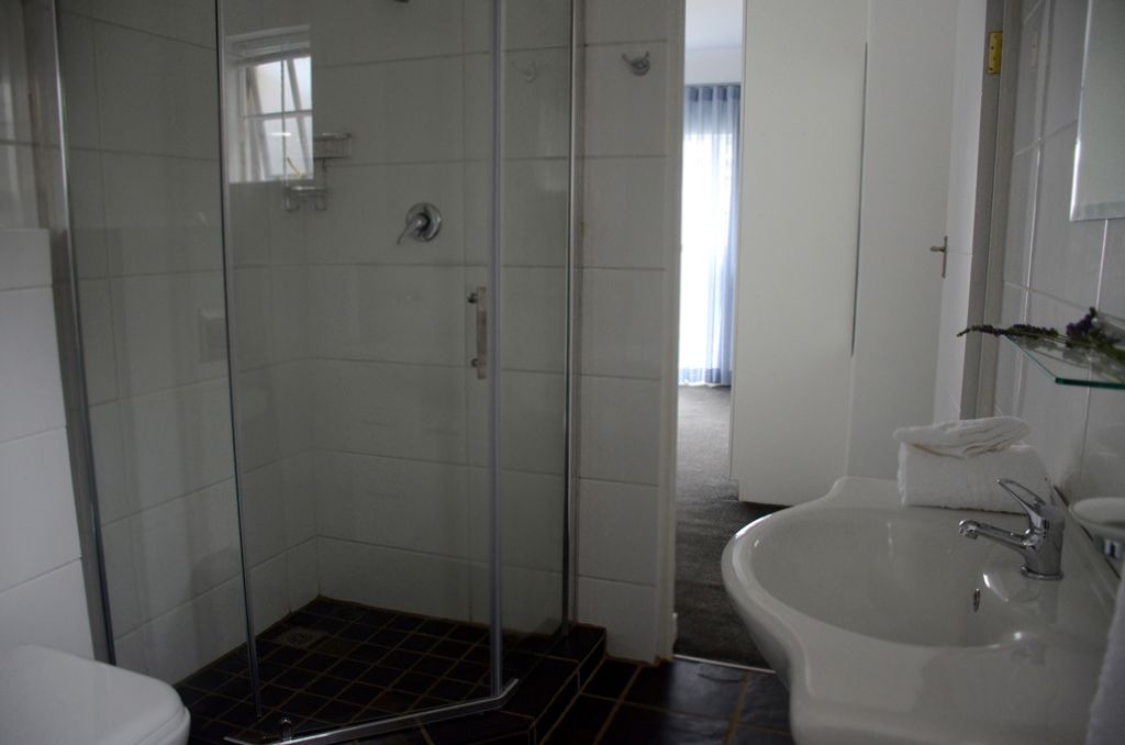 Photo of Bathroom in Baileys Muckleneuk