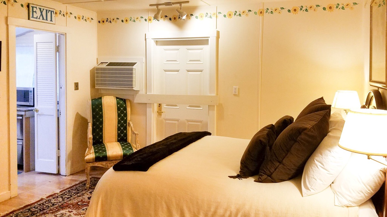 Photo of Bedroom in Calistoga