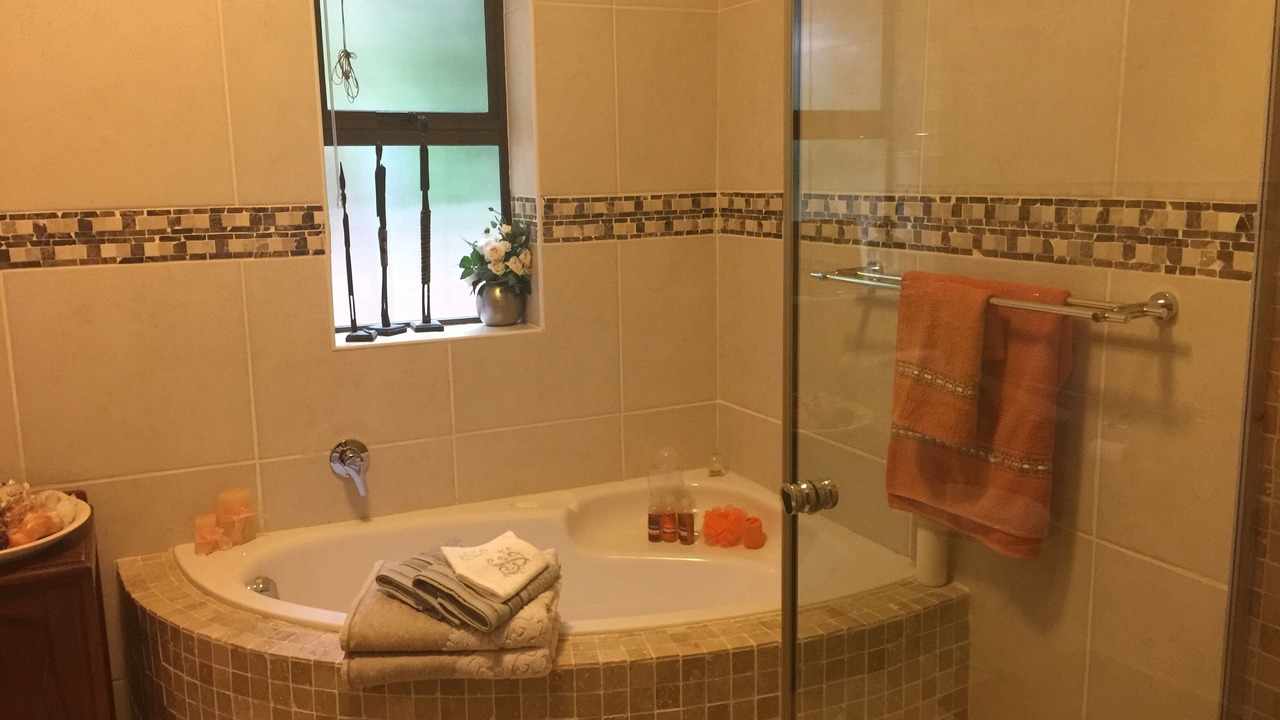 Photo of Bathroom in Drakenstein