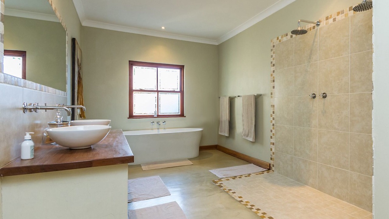 Photo of Bathroom in Greater Johannesburg Metropolitan Area