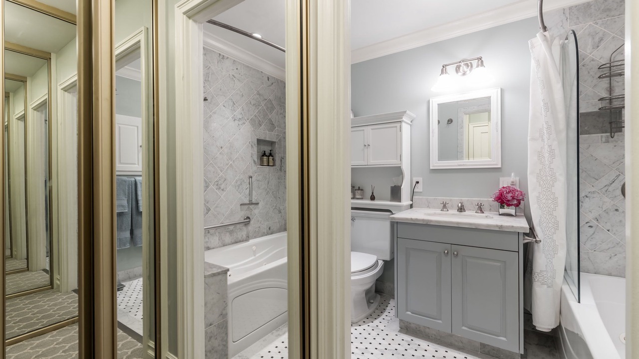 Photo of Bathroom in Pacific Heights