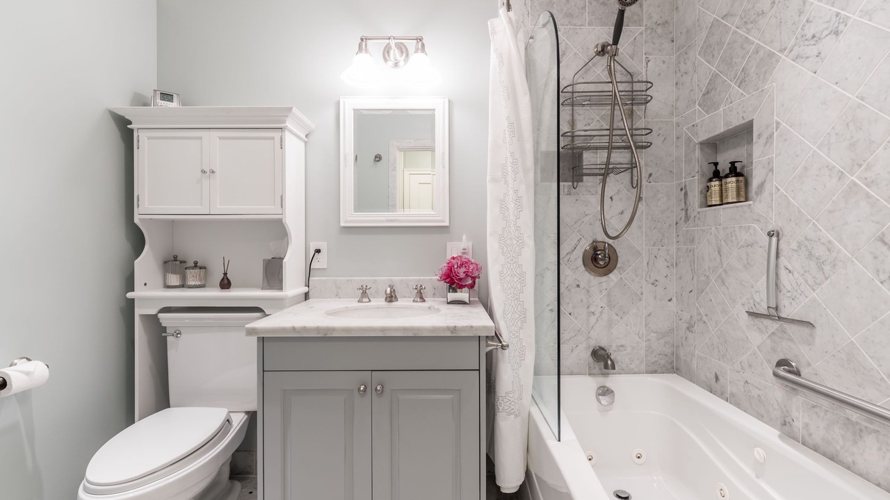 Photo of Bathroom in Pacific Heights