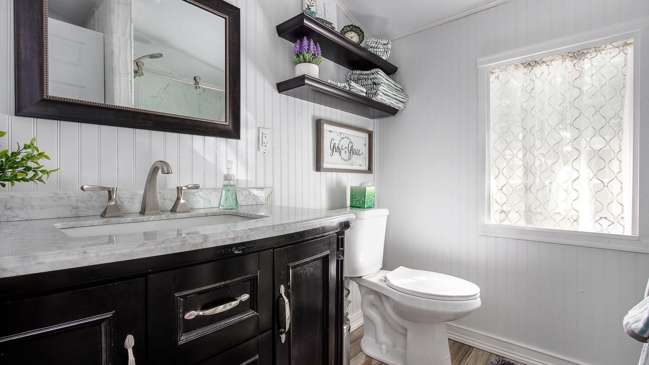 Photo of Bathroom in Pioneer Trail