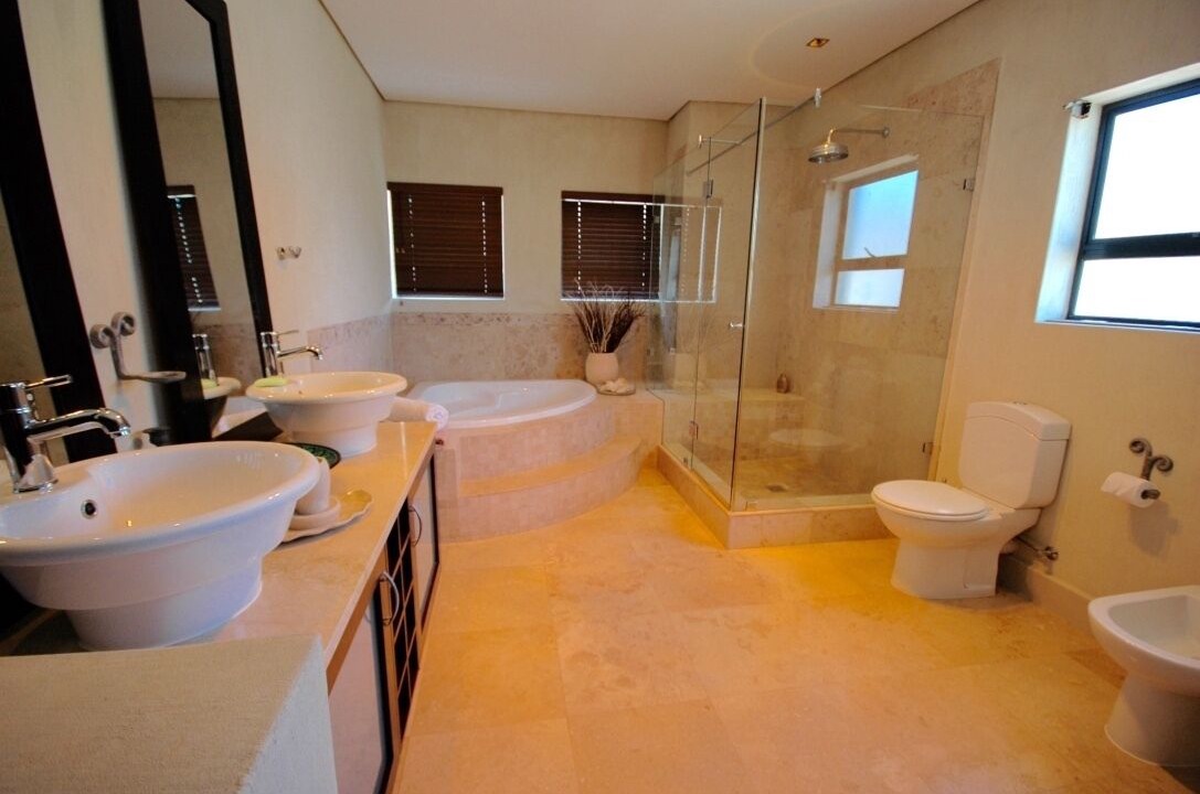 Photo of Bathroom in Bloubergstrand
