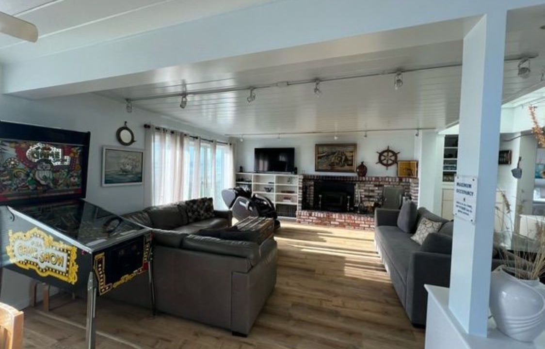 Photo of Livingroom in Dillon Beach