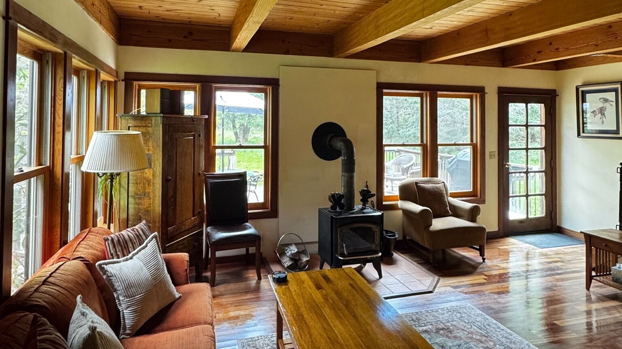 Photo of Bedroom in Willits