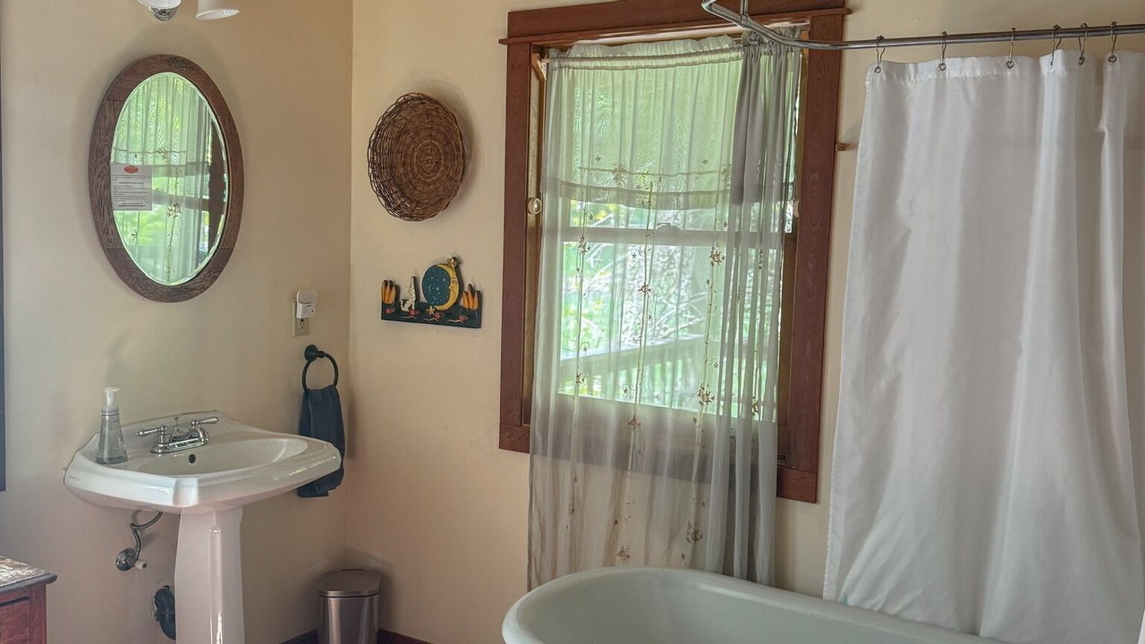 Photo of Bathroom in Willits