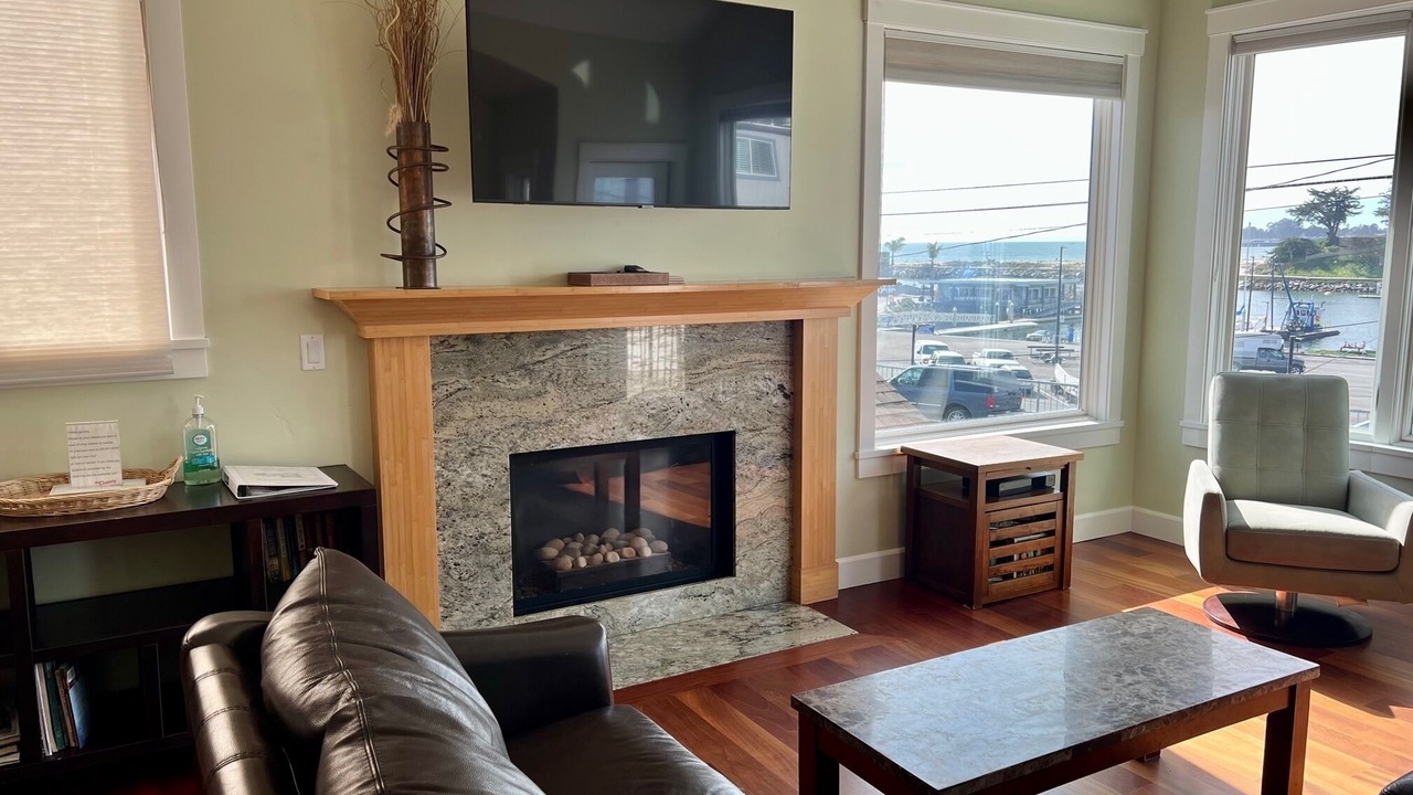 Photo of Livingroom in Eastside Santa Cruz